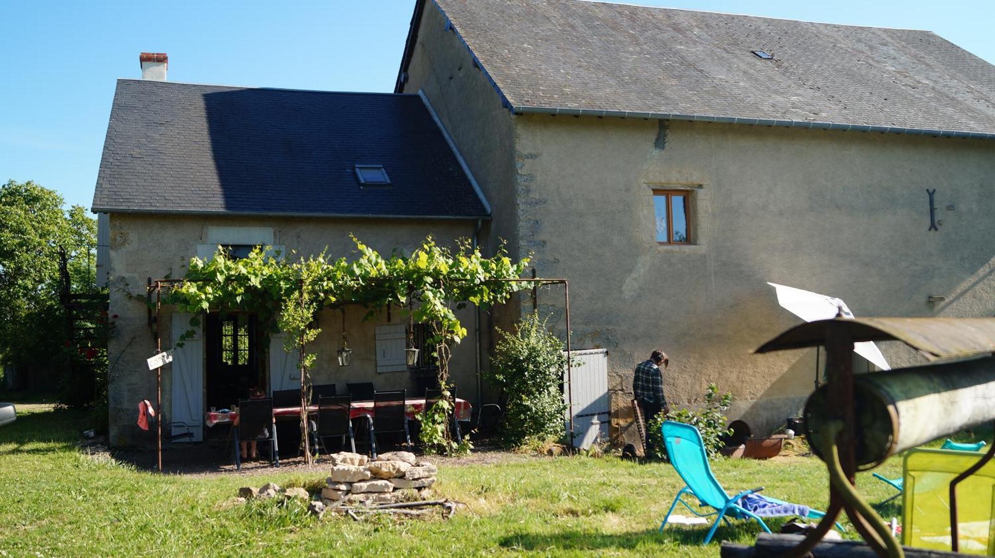 La Vache Tennis Privé Crux-la-Ville Extérieur photo