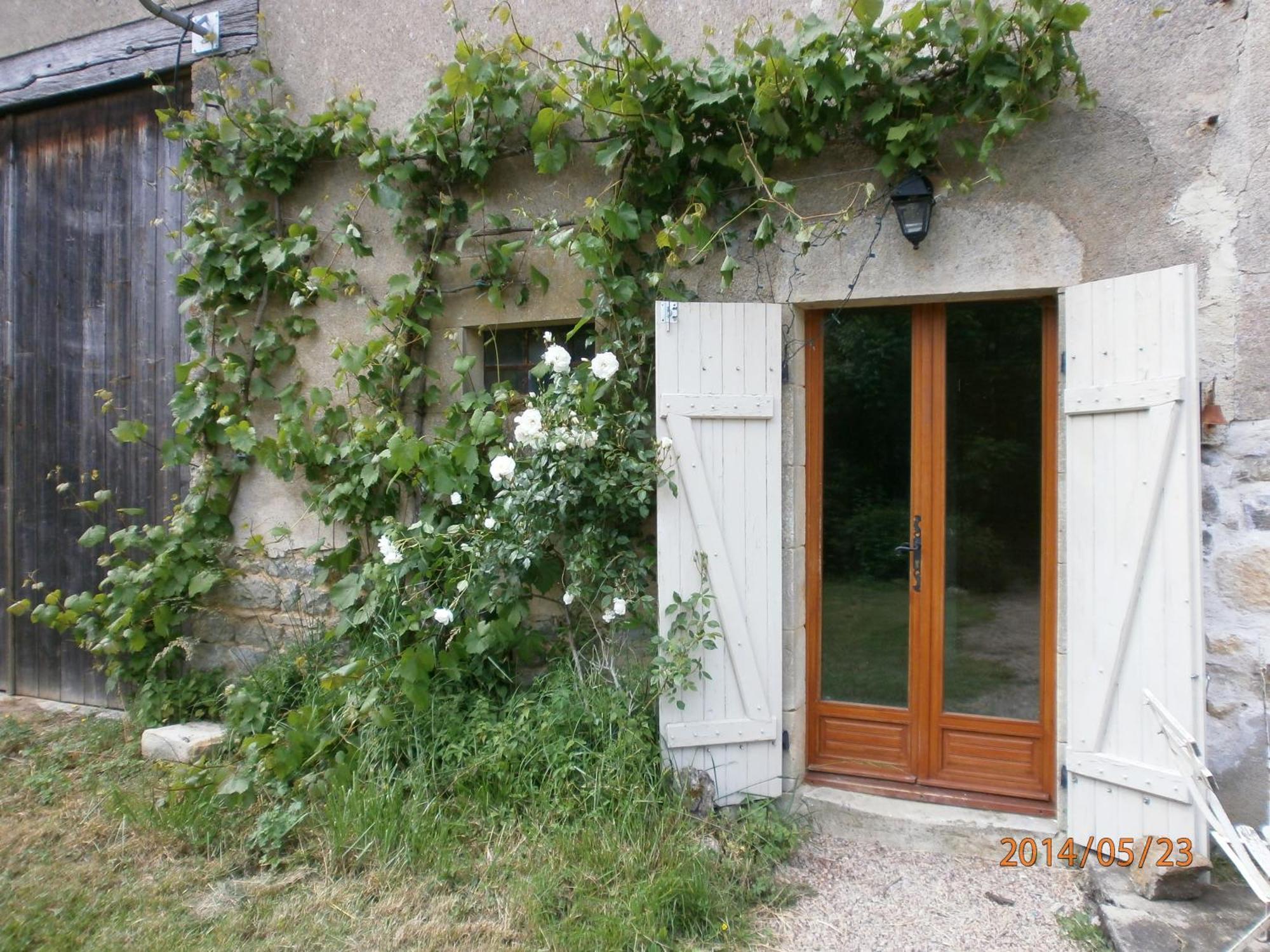 La Vache Tennis Privé Crux-la-Ville Extérieur photo