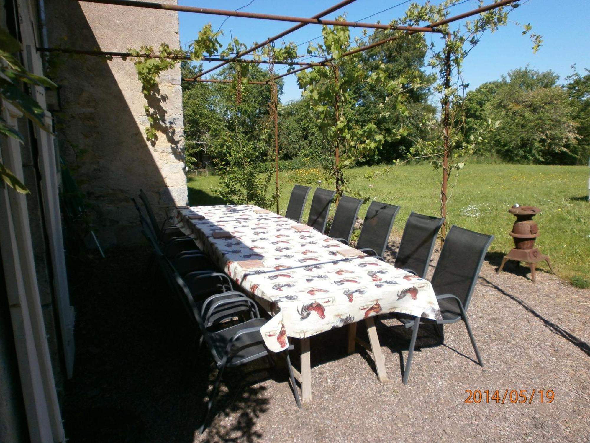 La Vache Tennis Privé Crux-la-Ville Extérieur photo